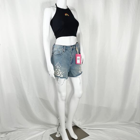 Chelsea & Violet Gaj Lt Blue White Floral Embroidery Frayed Jean Shorts Sz31 NWT - Picture 2 of 16